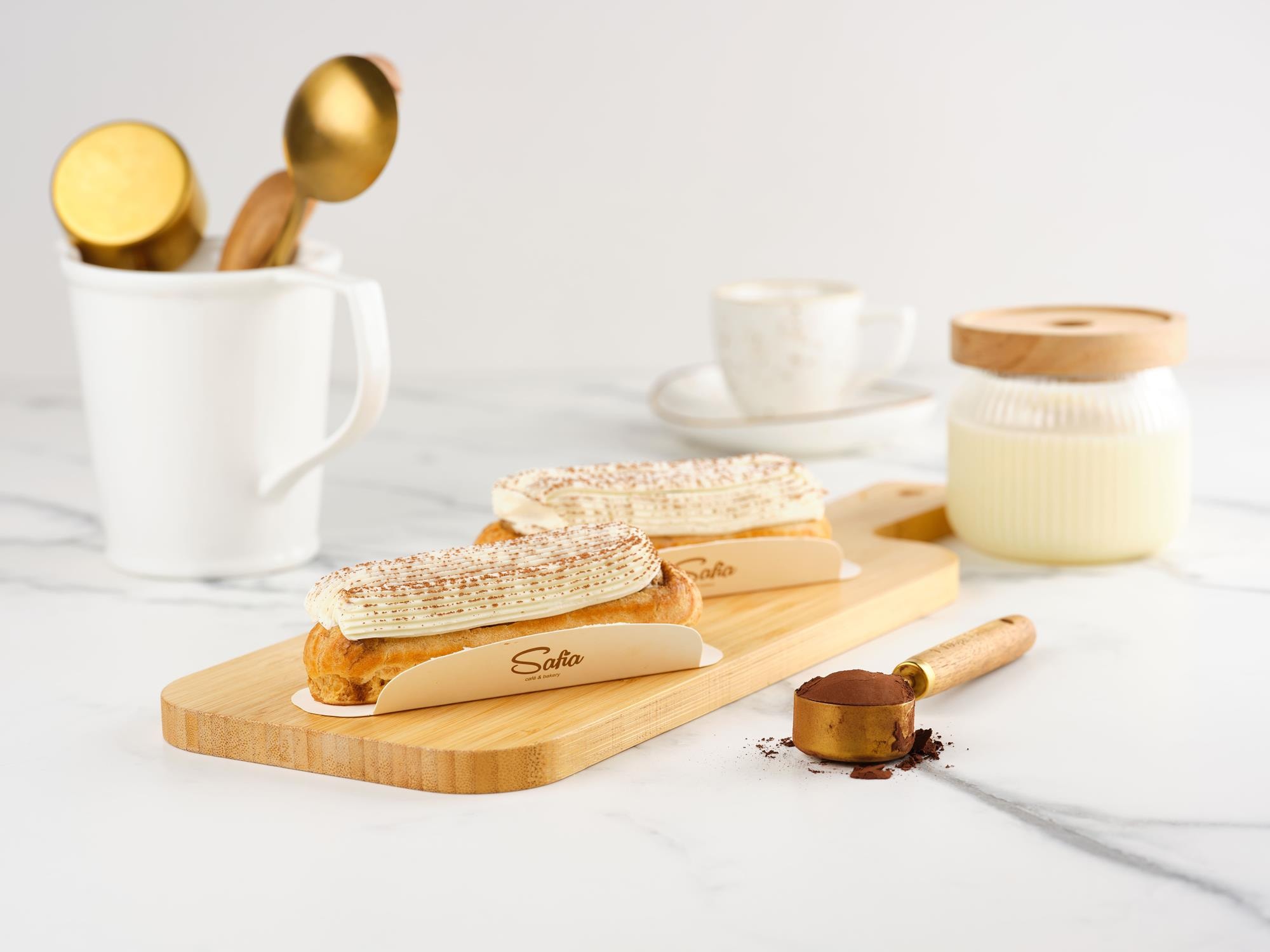 Éclair Tiramisu