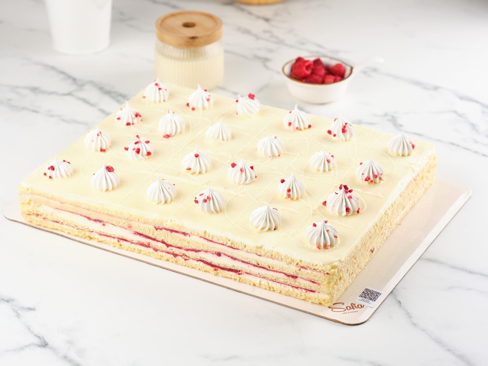 Rectangle cake Chocolate-raspberry