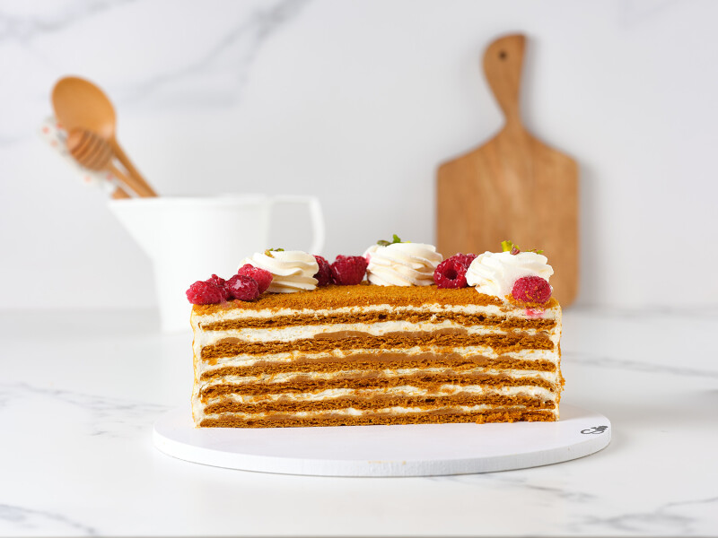 Caramel honey cake