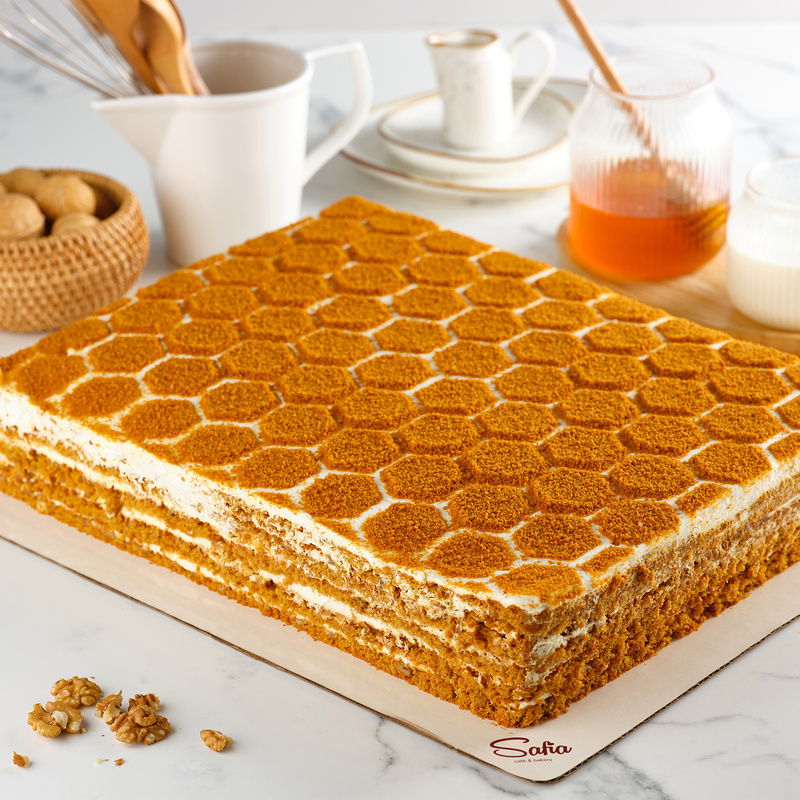 Торт прямоугольный Орехово-медовый