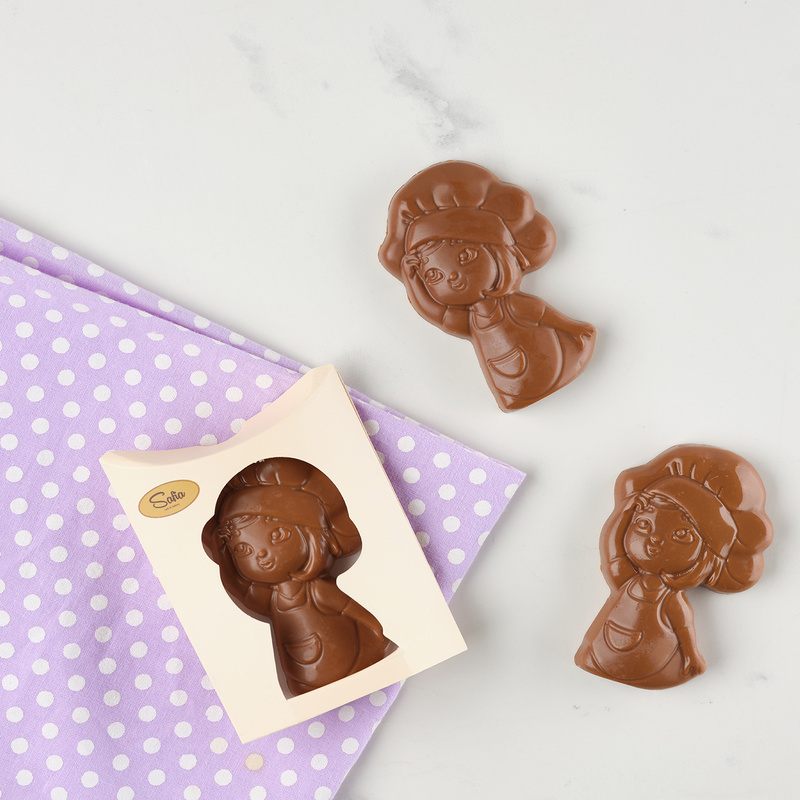 Chocolate Safia with caramel and peanuts