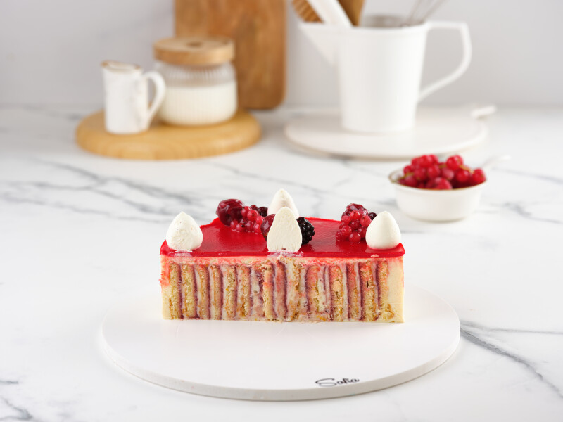 Mini cake Berry cake