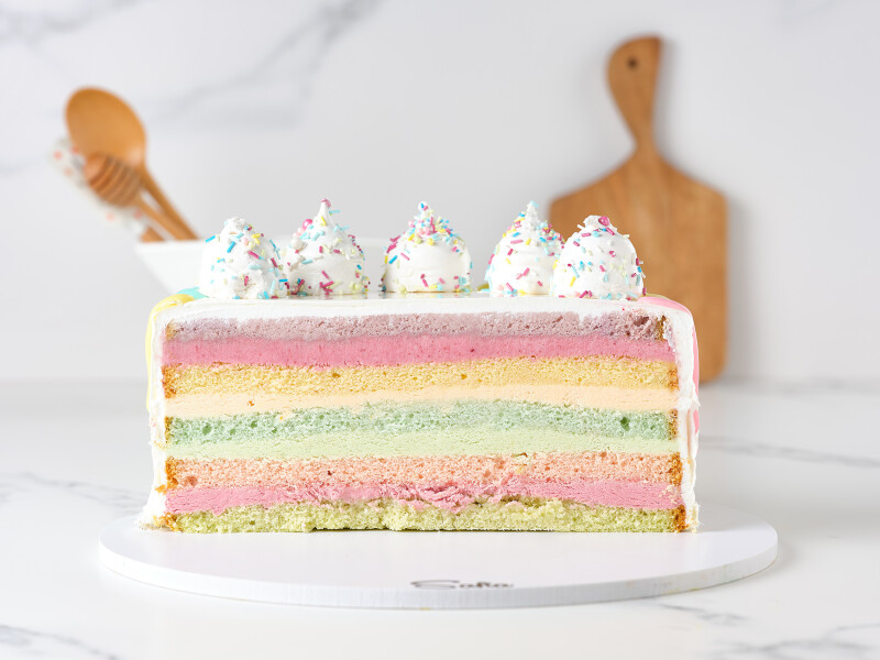 Rainbow cake round