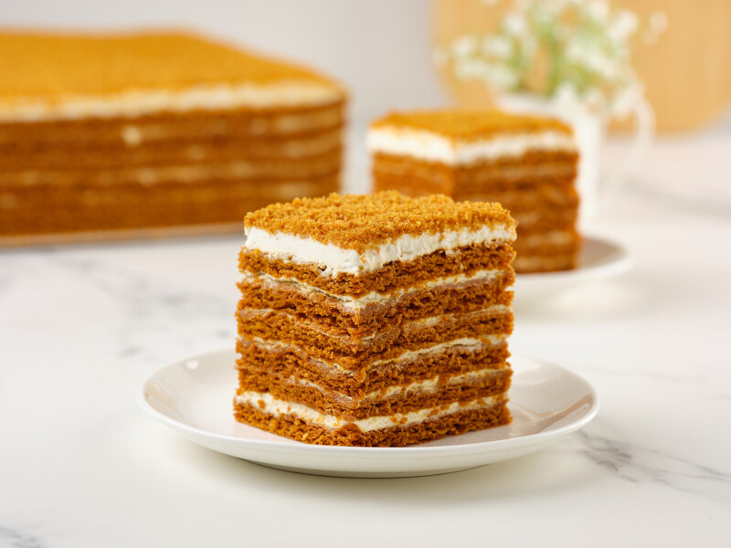 Karamel-asalli tort