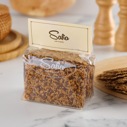 Gluten-free crispbreads in a pack