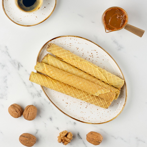 Tube pastry with condensed milk