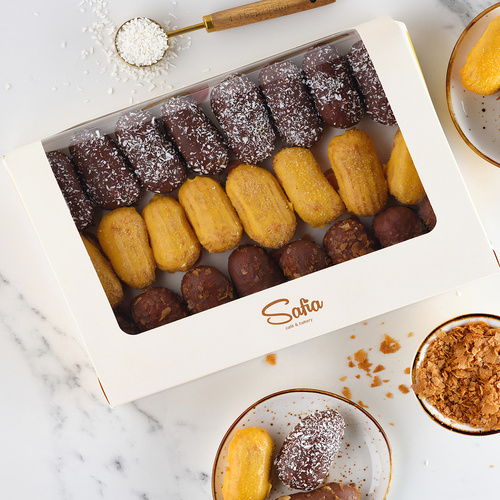 Mini eclairs assorted in a pack