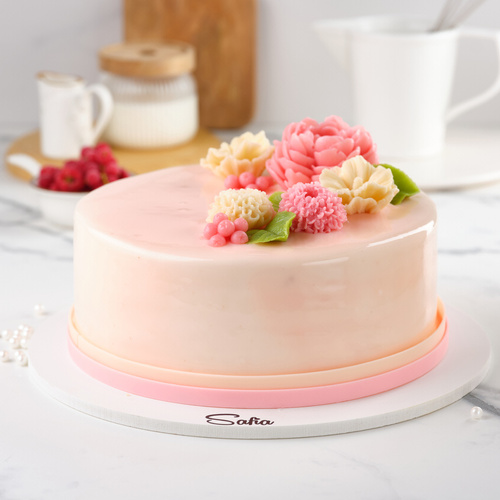 Cake Safia decorated